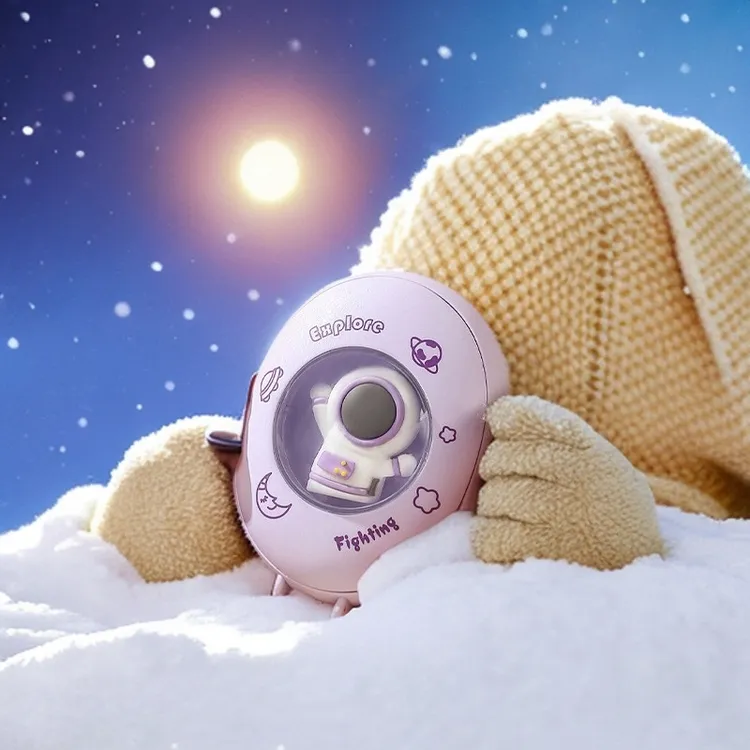 暖手宝网红爆款冬季可爱卡通太空人七彩暖宝宝迷你充电款