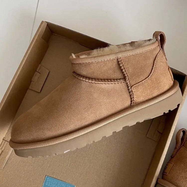 35-44平底雪地靴女棉鞋秋冬加绒保暖平底羊皮毛一体防水靴子