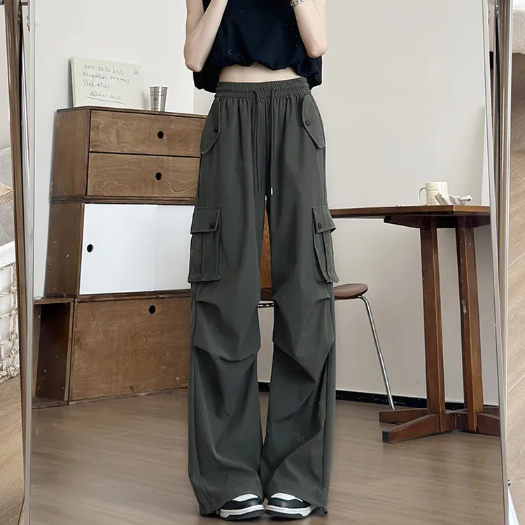 军绿色工装裤女款秋季2025爵士舞显瘦窄版直筒小个子降落伞兵裤子