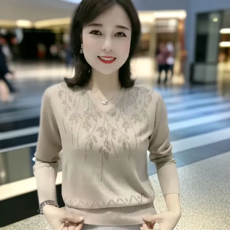 秋冬镂空长袖时尚洋气女装V领针织蕾丝气质休闲百搭宽松显瘦大码