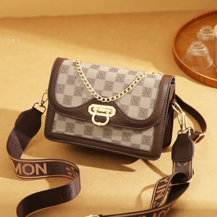 包包女包2024新款时尚小方包斜挎包送女朋友撞色单肩高级感学生包