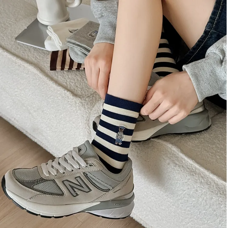 学院风小熊刺绣中筒袜舒适宽袜口条纹袜可爱系女生中筒袜卡通