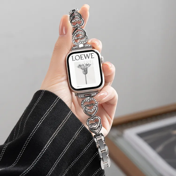 适用iwatch9苹果S10手表applewatch8创意爱心金属表带SE时尚7高级