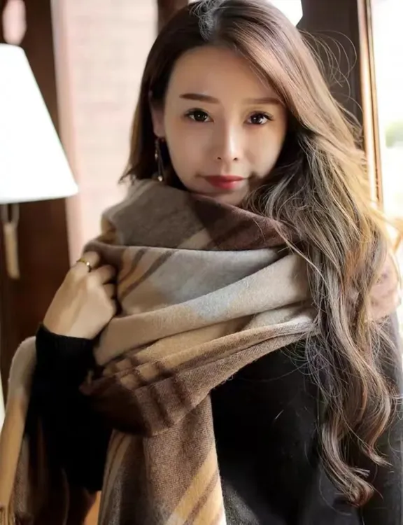 内蒙古厂家直销100纯羊毛加厚外搭75X200cm围巾披肩两用专柜品质