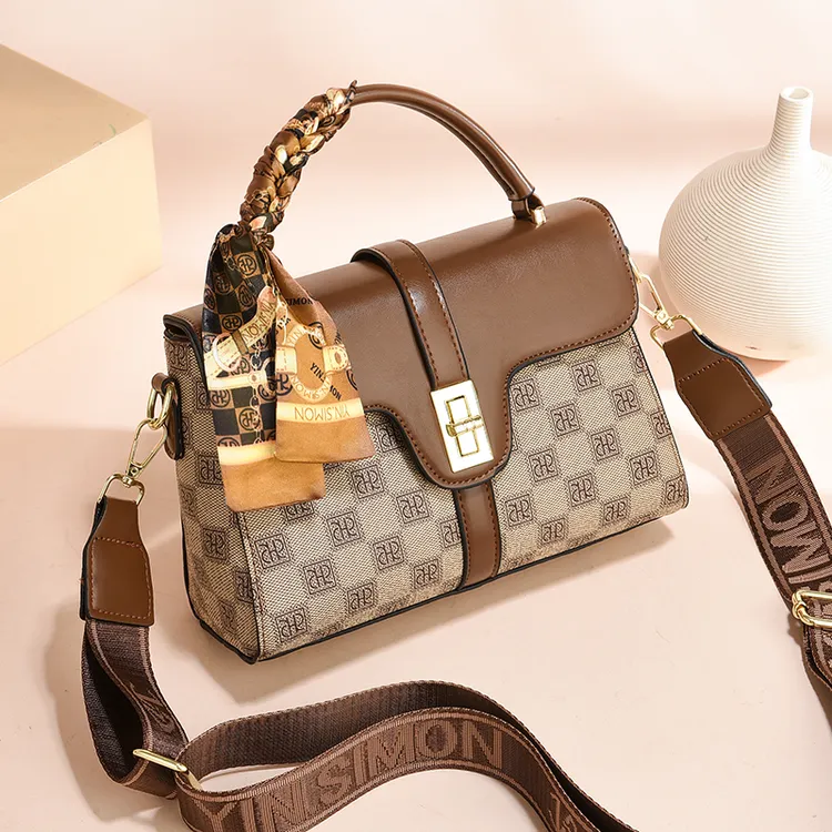 今年流行爆款小包包女2025新款高级感手提包大容量单肩斜挎小方包