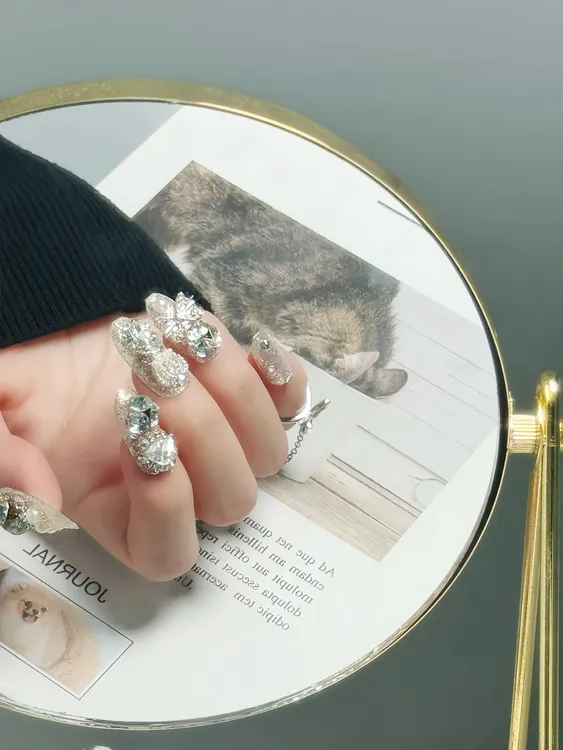 闪耀宝石蝴蝶穿戴 ins 爆闪 新娘美甲贴片 24片盒装 倪尼穿戴甲