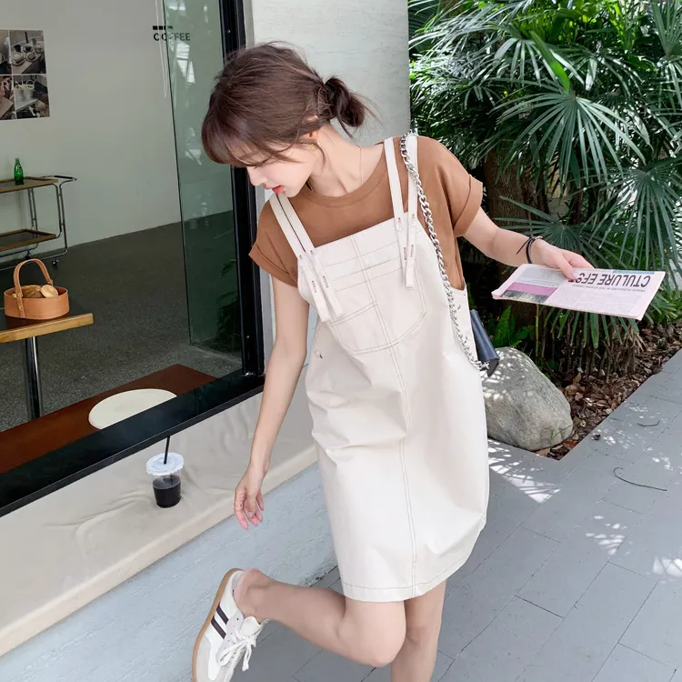 高级感白色背带裙女夏季2025新款今年流行洋气时髦短款牛仔连衣裙