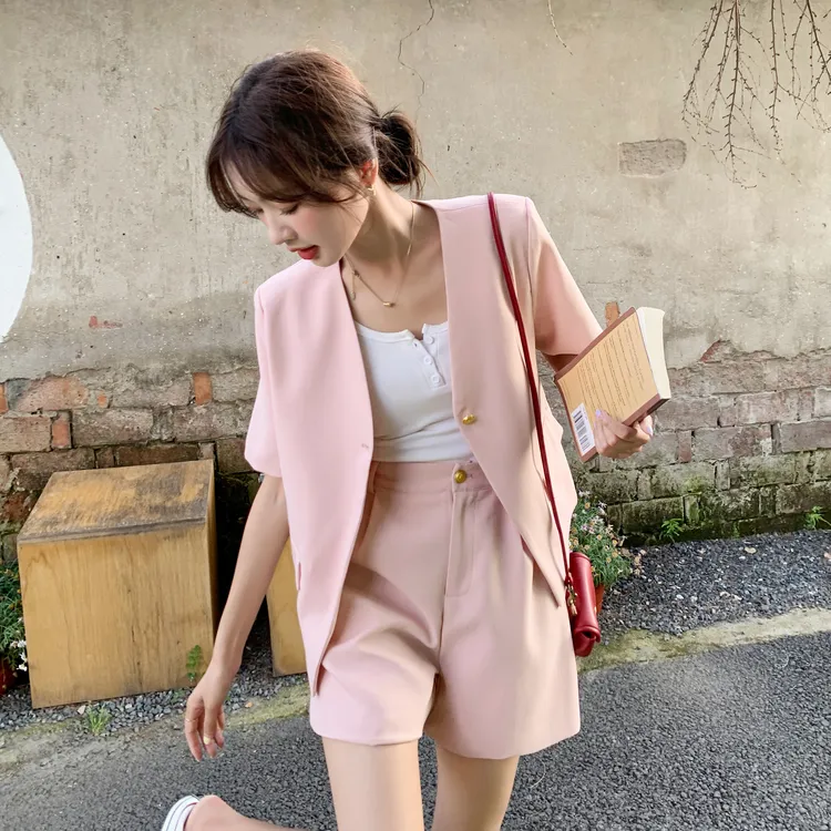 粉色高级感西装套装女夏2025新款韩版休闲气质西服阔腿短裤两件套