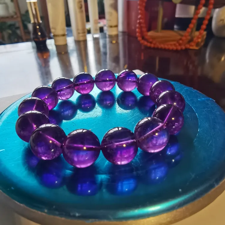 天然紫水晶手串，直径15mm克重65附近，晶体干净颜色浓郁清透水汪汪