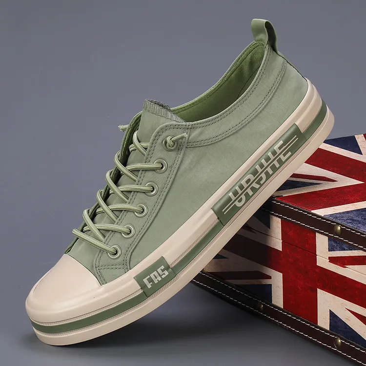 2025年夏季百搭潮流冰丝时尚休闲透气舒适爆款男鞋一脚蹬板鞋