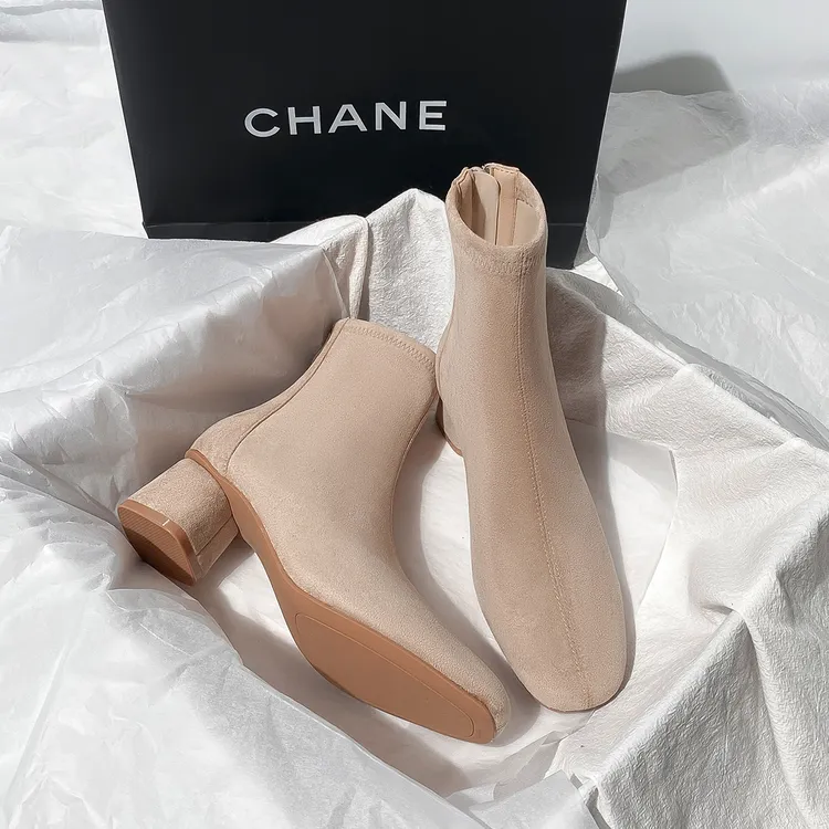 秋冬百搭鞋子女款法式裸色粗跟瘦瘦靴绒面马丁靴2024流行小短靴女