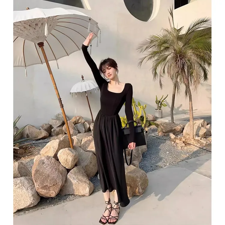气质长款U领收腰长袖纯色连衣裙法式纯欲风小黑裙高级感收腰A字裙