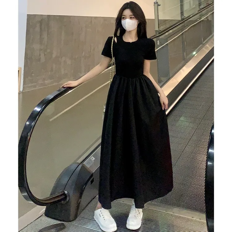 辣妹小黑裙度假风女装2024年夏季新款镂空短袖高腰修身显瘦连衣裙