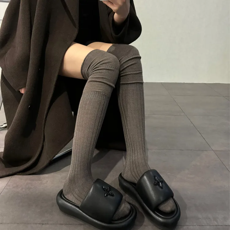 YING2春季新款黑白灰咖栗色波斯羊绒过膝堆堆袜搭配风衣大衣卫衣