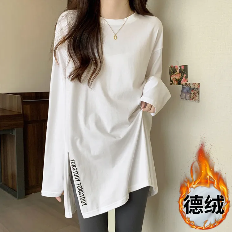 白色长款打底衫遮臀秋冬洋气内搭配鲨鱼裤的别致字母开叉保暖上衣