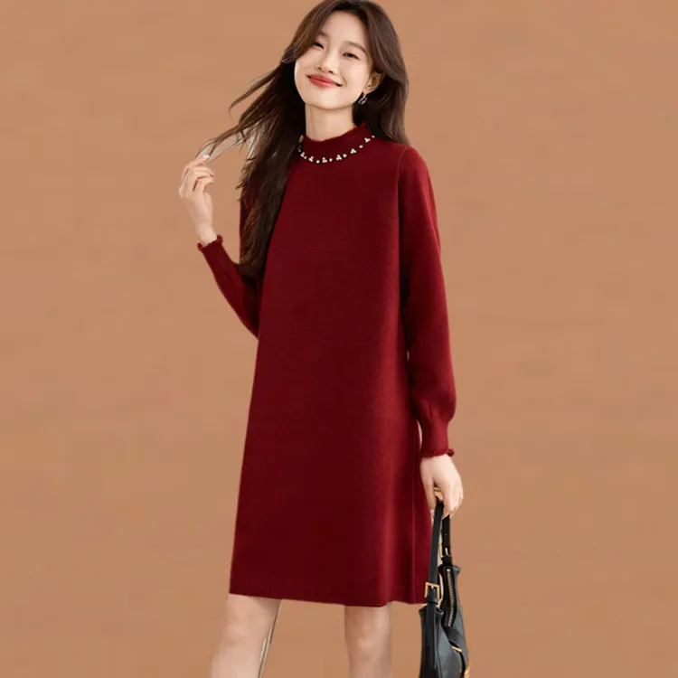 2025新款针织打底连衣裙女春秋配大衣小个子中长款钉珠内搭毛衣裙