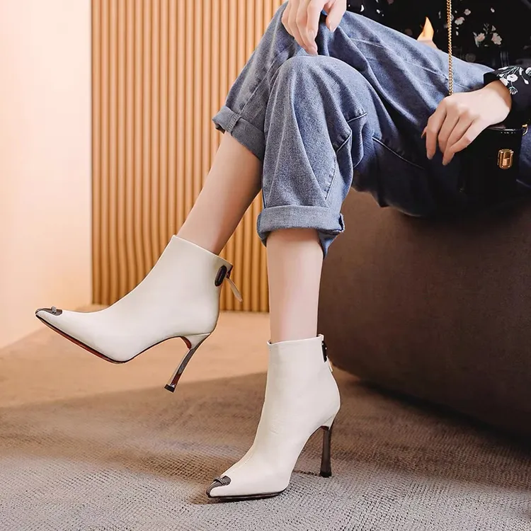 新款 时尚潮流爆款 跟高8厘米 短靴美美哒百搭