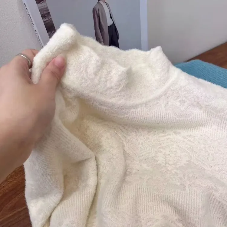 秋冬加厚云朵绒宽松女士内搭打底衫洋气百搭针织冬季半高领毛衣