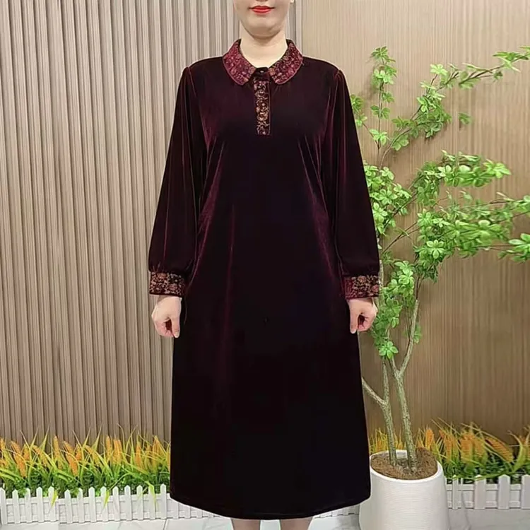妈妈洋气连衣裙中长款中老年秋季重工刺绣丝绒打底裙子