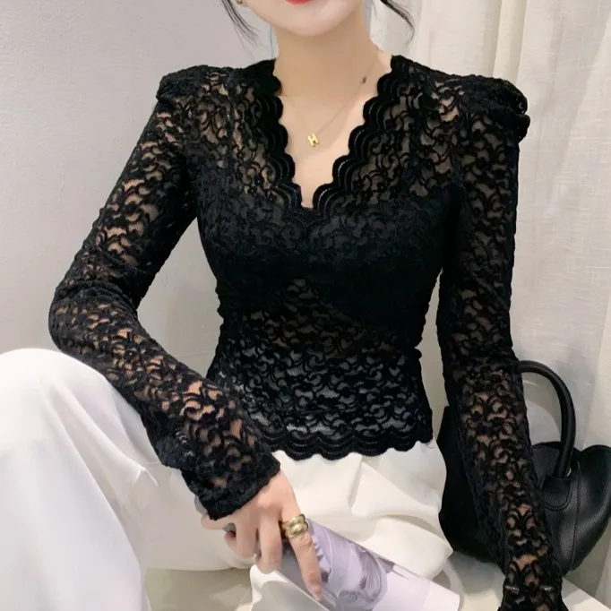蕾丝植绒微透小衫2024年秋冬新款洋气百搭小心机长袖时尚花边上衣