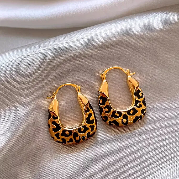 铜合金耳饰 中古风夸张美拉德豹纹滴釉U形耳环女耳钉独特耳饰秋冬