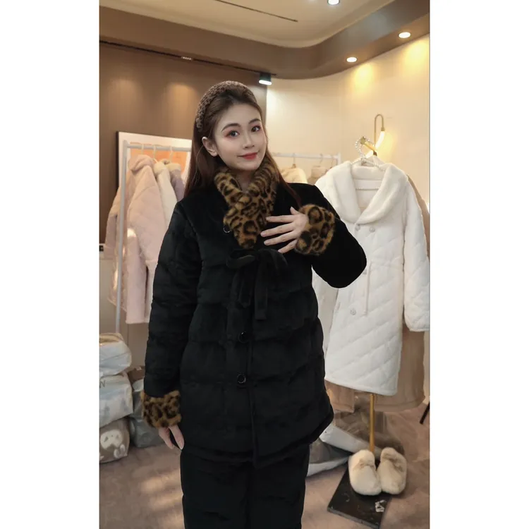 【秀秀家】冬季上新《豹纹》三层夹棉加绒加厚保暖时尚睡衣套装家居服