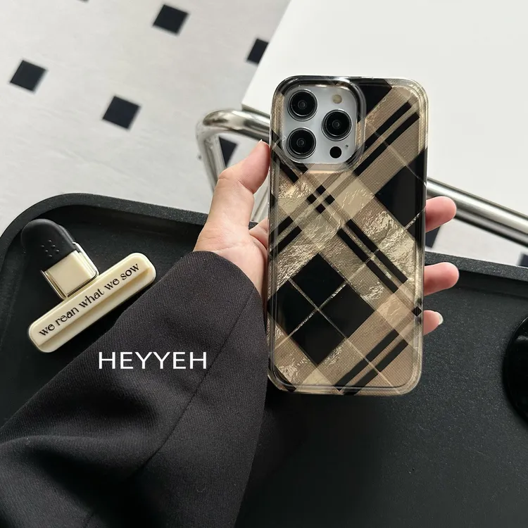 小众复古英伦格纹高级感适用iPhone15苹果手机壳17pro max防摔16