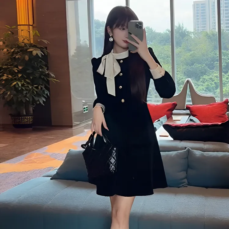 法式气质蝴蝶结黑色丝绒连衣裙女秋冬新款气质收腰显瘦A字裙短裙