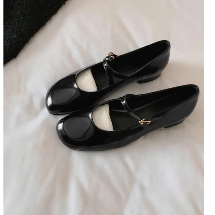 小众粗跟春秋新款浅口单鞋皮鞋女低跟百搭圆头黑色女士鞋子气质