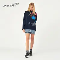  MARKFAST设计师品牌时尚休闲印花T恤女春立领长袖上衣M1CAW22191