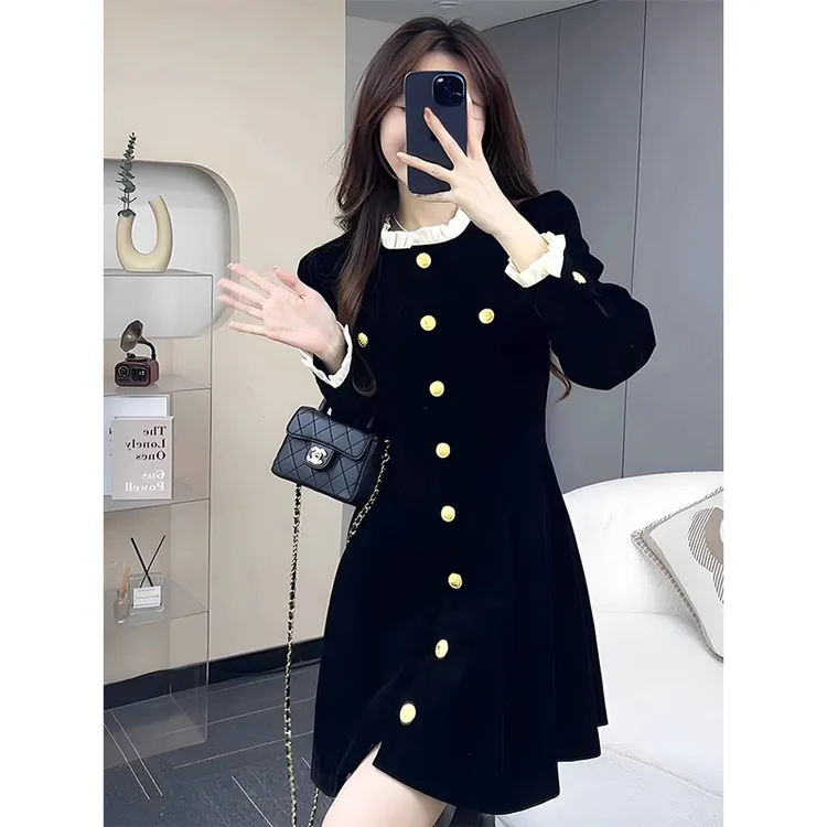 复古丝绒连衣裙女赫本风黑裙秋款设计感收腰显瘦小个子高级裙子女