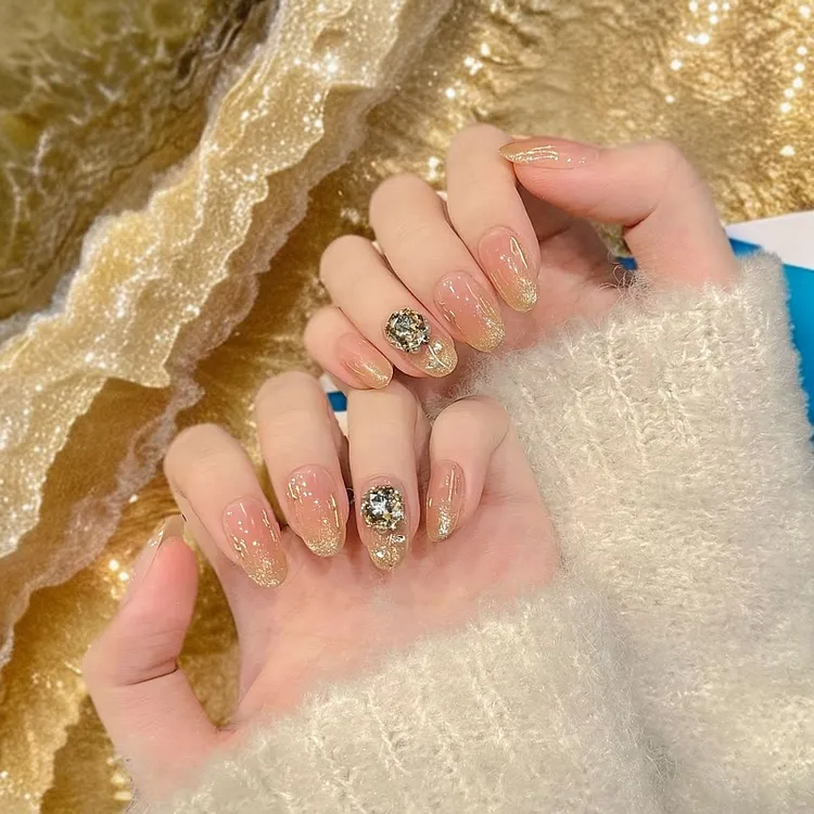 秋冬香槟玫瑰甜妹纯手工穿戴甲高级感简约皓石猫眼可拆卸美甲贴片