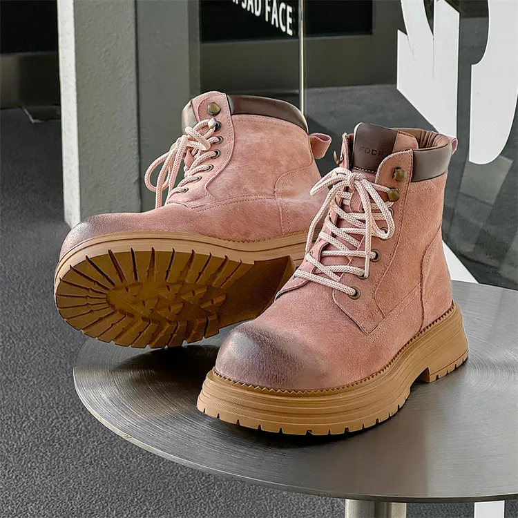 粉色马丁靴男女情侣2024秋季短靴加绒登山大黄靴英伦风厚底工装靴