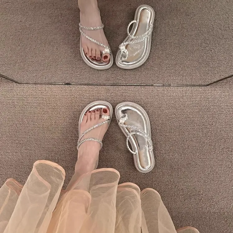 啄木鸟小众珍珠套趾凉拖鞋女鞋子外穿2024新款夏季平底仙女风凉鞋