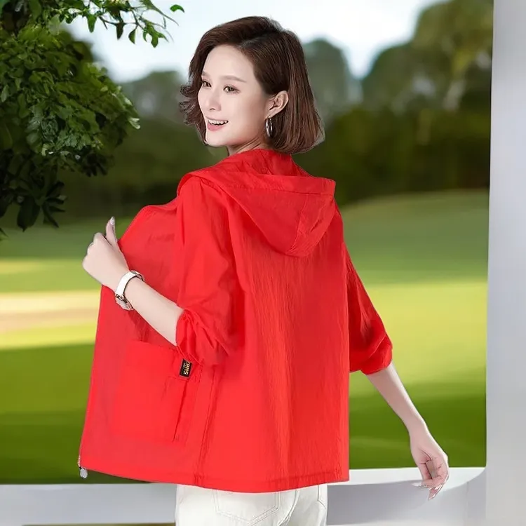 夏季防晒衣户外薄款短外套大码外穿透气防晒衫女宽松中年妈妈装