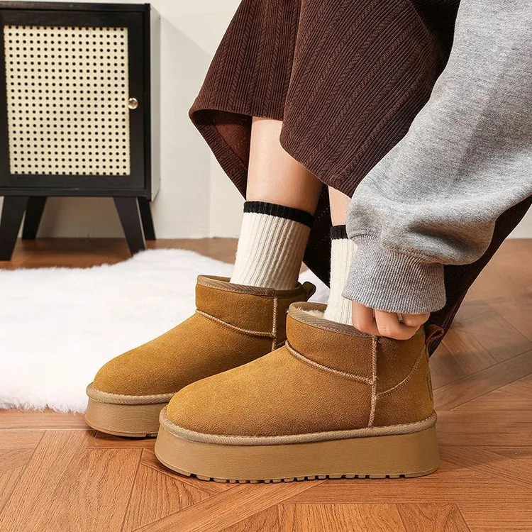 真皮厚底雪地靴女2024新款冬季加绒加厚棉鞋周冬雨同款厚底短筒靴