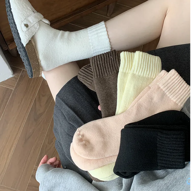 冬季毛绒袜子睡眠加绒加厚保暖雪地袜糖果色ins学院风中筒袜子女