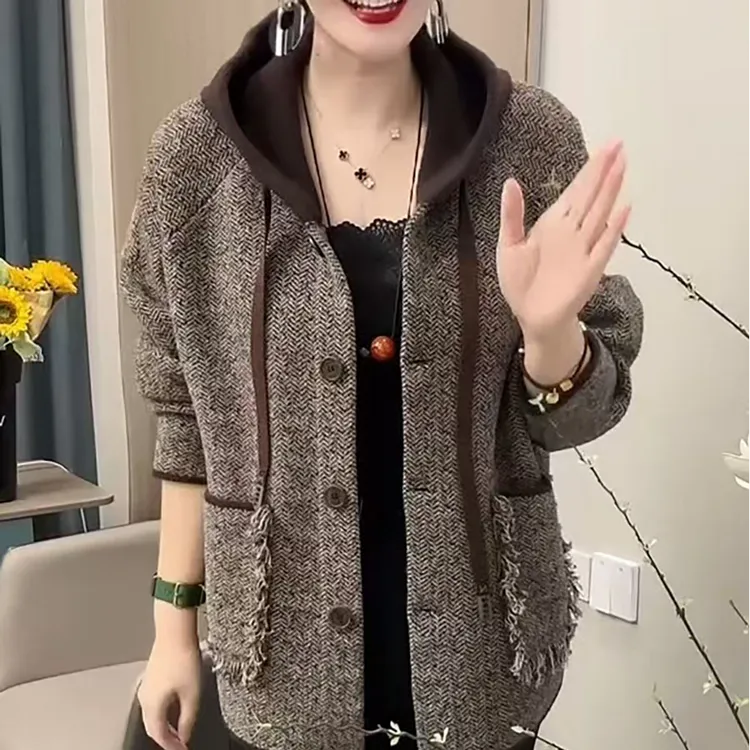 新款百搭减龄大码妈妈外套2025冬季加厚款连帽开衫宽松休闲保暖衣