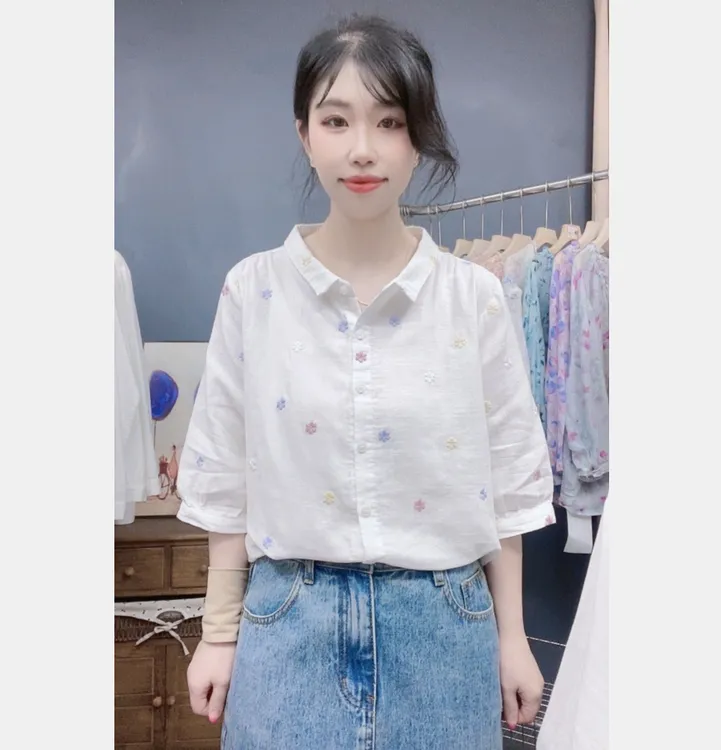 中袖衬衫女 满身刺绣樱桃小花 白色纯棉棉纱亲肤透气薄款翻领衬衣