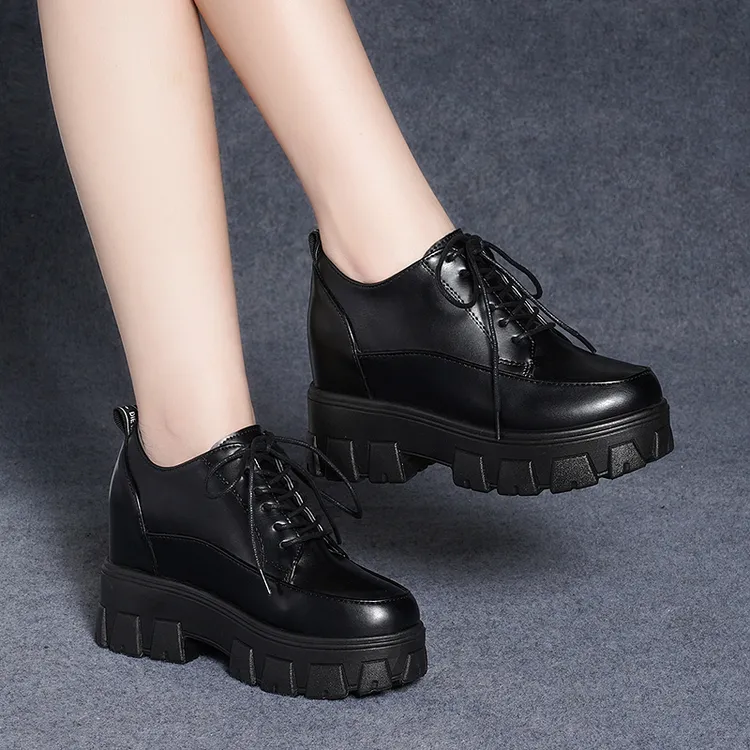 品牌断码内增高女鞋8cm增高小皮鞋女英伦风2024欧货厚底松糕单鞋