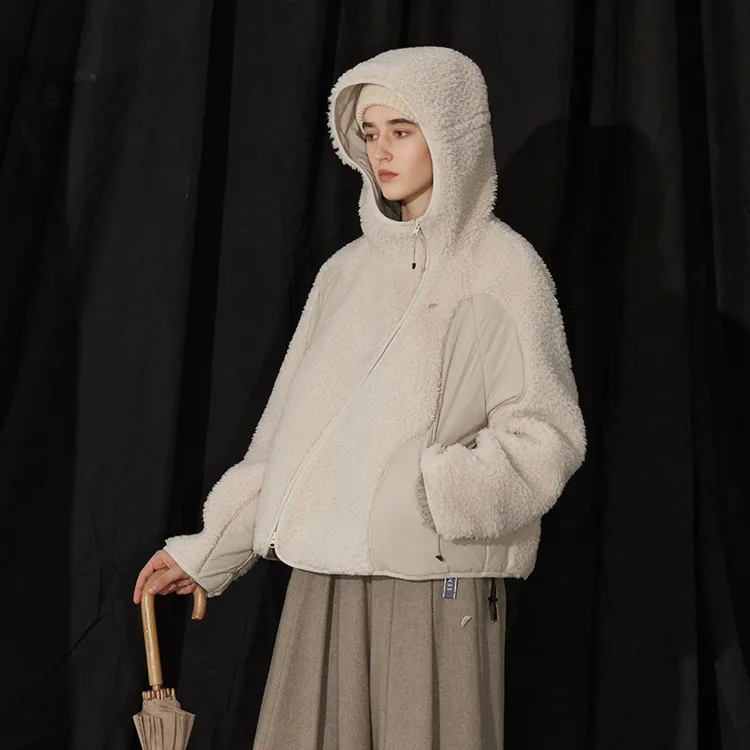 半圆澳洲进口羊毛女装不对称仿羊羔毛外套D24401596