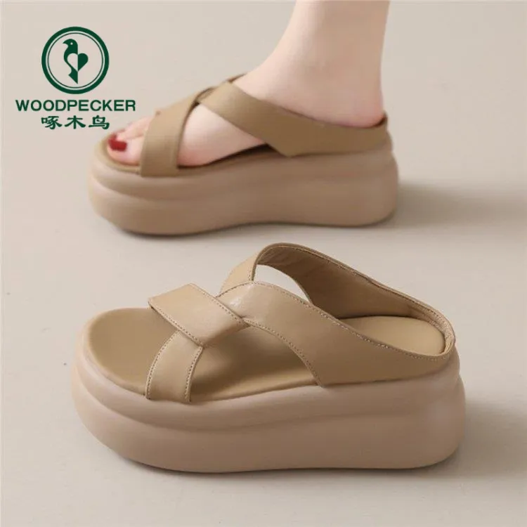 啄木鸟厚底女夏季外穿2024年新款百搭增高软底轻便小个子松糕鞋