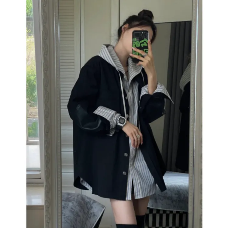 春秋新款小众设计感黑色外套+条纹连帽衬衣叠穿休闲宽松拼接港风