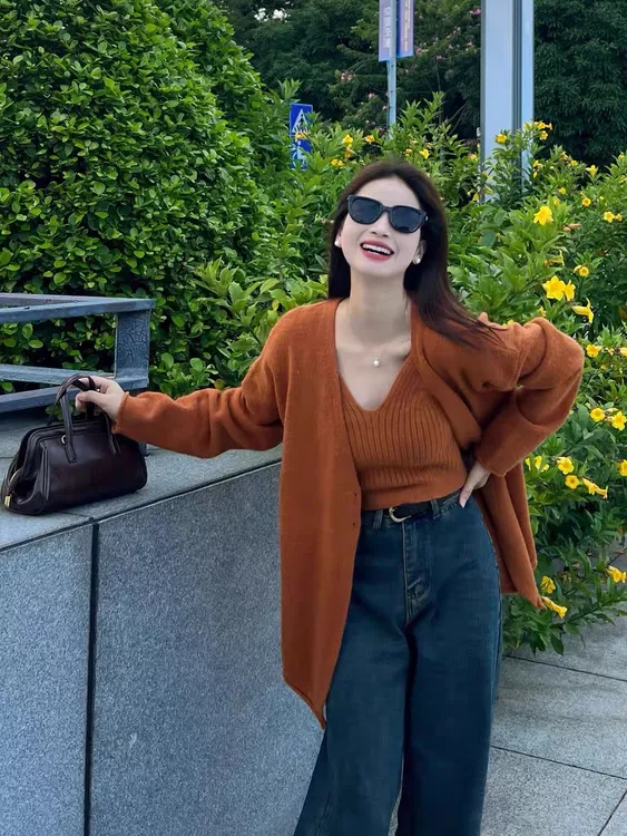 韩系慵懒风坑条设计感V领修身显瘦针织吊带开衫毛衣外套女ins秋季