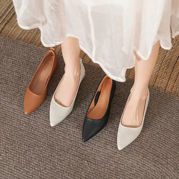 真皮尖头平底鞋女2025新款软皮舒适粗跟一脚蹬时尚气质浅口单鞋