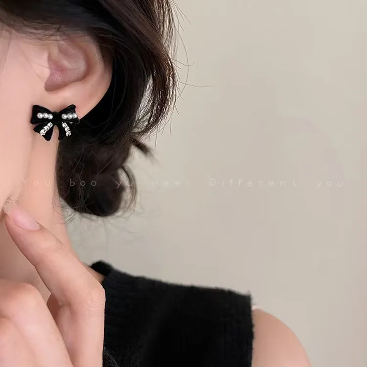 合金仿珍珠耳饰 复古植绒蝴蝶结银针耳环女秋冬新款爆款百搭耳钉~