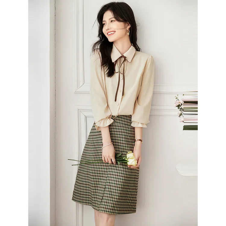 尚静学院风少女风减龄套装2025秋季新款系带翻领衬衫+格纹短裙