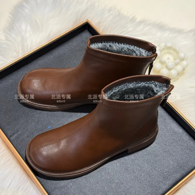 【翘颜品牌】2025时尚加绒加厚真软底百搭显瘦马丁靴8818