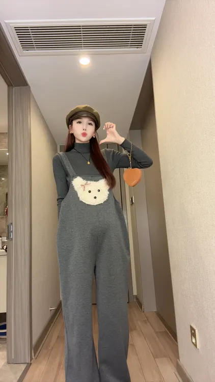 外穿冬季孕妇针织打底+卡通背带裤孕妇清新两件套套装