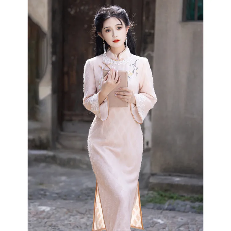 新中式改良粉色旗袍2025年新款秋冬绝美少女年轻款高端气质连衣裙